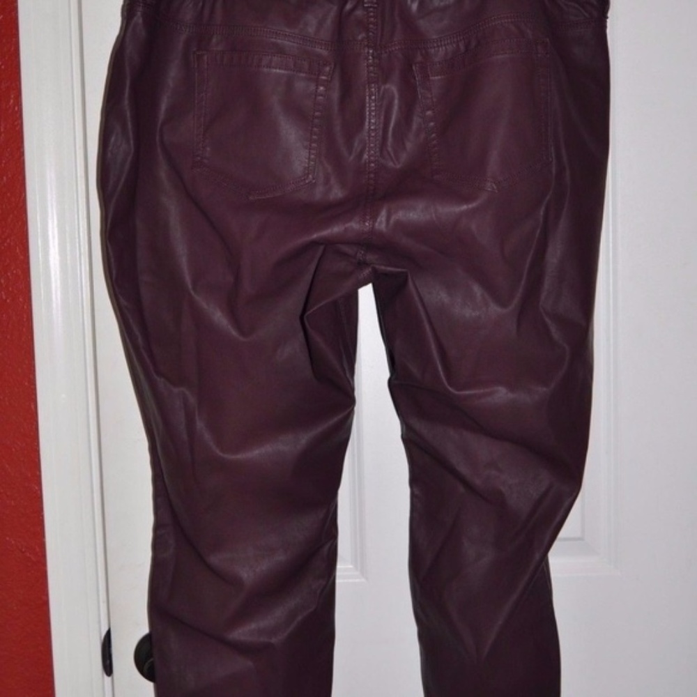 New TORRID Oxblood Faux Leather Jeggings Pants NWT - Picture 6 of 8